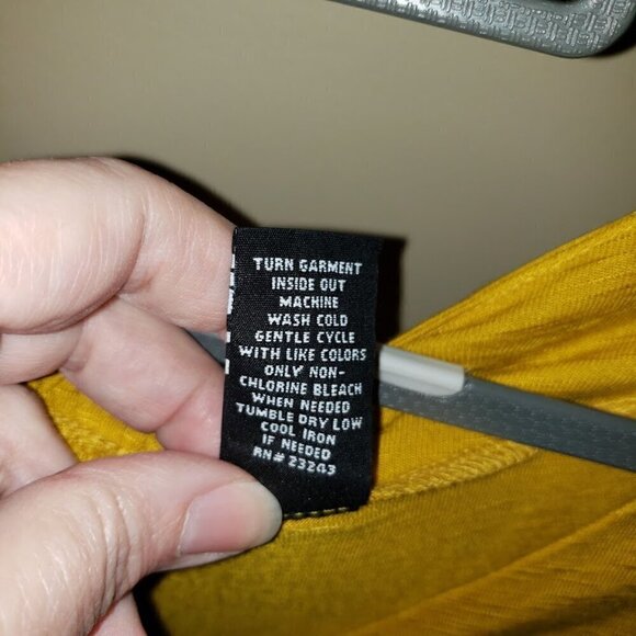 New York & Company Women's 100% Rayon Mustard Yellow Short Sleeve Tshirt XL - Picture 5 of 5